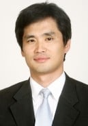 [광화문]수영장 안의 힘센 코끼리를 상대하는 법