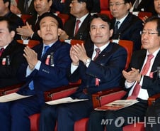 [르포]한국당의 고민 "태극기 막았더니 흥행 아쉽네"