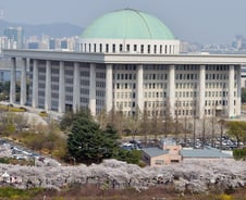 [2016 재산공개] '음메에~' 한우부터 첼로까지…국회의원들 이색재산