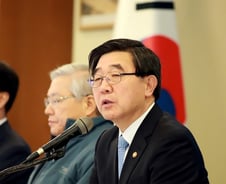 이기권 고용부 장관, 10.5억원 재산신고, 4088만원 감소