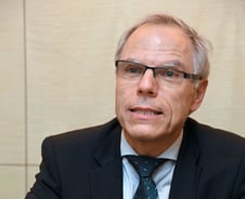 "韓 남성, '머리숱=경쟁력' 인식 높아…탈모는 충분히 예방 가능"