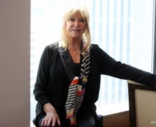 “남편감은 열정의 클랩튼보다 영적인 해리슨”