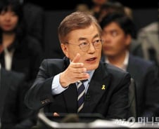 [단독]DJ 유산 文이 키운다…일자리위, 노사정위 흡수한다