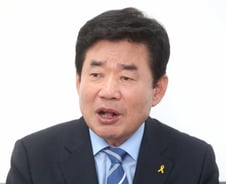 김진표 "모든 공무원에 文정부 철학 심겠다"