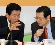 [단독]중소벤처부·해경 독립만 연내에…文정부 "조직개편은 개헌 후"