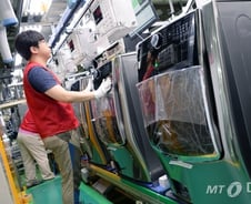 LG 트롬 트윈워시 '11초당 1대' 생산…'가전의 심장' 창원공장을 가다