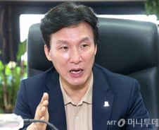"정부보다 빨리 뛰는 싱크탱크 만들어야죠"