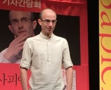 유발 하라리의 예견, “로봇반란은 무지에 기인, 더 큰 문제는…”