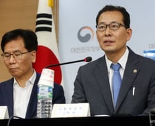 "직원 줄일 수밖에요"…최저임금 인상에 외식업계 '멘붕'