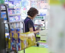 "3만 점주 어떡하나"…'최저임금' 직격타 맞은 편의점업계