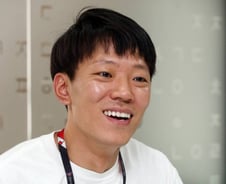 배터리사업 '방전'…소셜 라디오로 '재기'