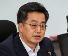 [문답]"도서·공연 소득공제, 콘서트 되고 영화 안돼"