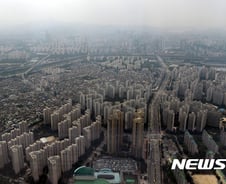 靑 "부동산대책, 투기성 수요 차단…세출 구조조정 방안 마련"