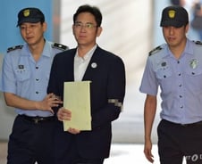 '이재용 징역 5년'에 탄식, 엇갈린 반응…'불만족'