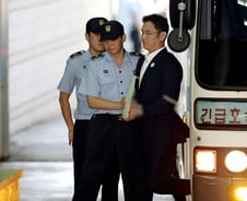 정치권, 박근혜-이재용 결탁 인정에 '안도'…2심 집행유예 전망도