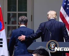 文정부 앞에 나타난 서울·평양·워싱턴·베이징의 안개