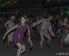 “죄송합니다” “잘못했어요”…좀비를 향한 그들의 외침