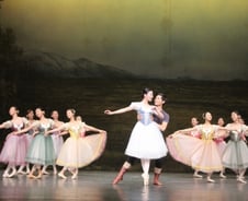 "20년 춰왔던 지젤인데…" 신예 발레리노와 호흡은