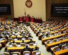 [단독]더불어민주당, 대법원장 인준 전날 국민의당 고발 무더기 취하