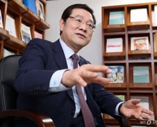 이용섭 일자리委 부위원장 "유턴기업, 소득세 최대 7년 감면"