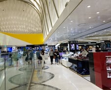 [르포]국경절, 추석연휴 '황금대목' 실종? 썰렁한 면세업계 