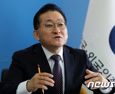 "진정한 난민 선택 위한 '난민심판원' 추진…이제 때가 됐다" 