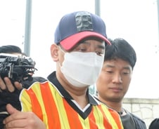 걸어다니는 '어금니 아빠'  "들어갈게요" 한마디만