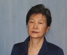 "박근혜 前대통령, 주4회 재판에 지쳐…석방 기대했다"
