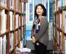"공무원들은 무슨 책을?"…40여년간 도서실 지킨 사무관