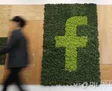 [디지털프리즘]느려진 ‘페북’? 누구의 책임인가
