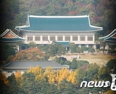 [단독] 국정원 돈 받은 靑 여론조사업체 돌연 해산