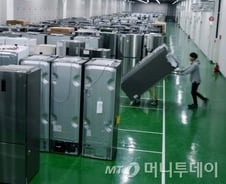 [르포]LG전자 '창원R&D센터' 가보니…"63빌딩 5개 높이 냉장고가 한 자리에"