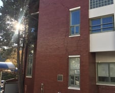 지진 버틴 수능고사장 포항고 가보니…곳곳 '상처투성이'