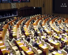 예산안, 민주·국민 '찬성'·한국 '불참'·바른 '반대'.. 법인세 반대 33명 '최다'