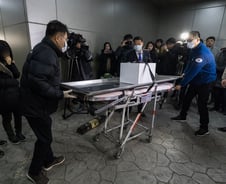 경찰 '신생아 사망' 이대목동병원 의료진 조사