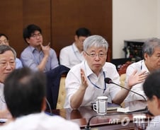 [단독]상여금등 최저임금 포함 가닥…靑 "적극 공감" 