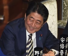 [2017 글로벌인물10]⑤'日 신화 쓰는' 아베 신조