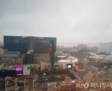 [오동희의 思見]라스베이거스에 비가 내린다