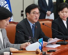 [MT리포트]'평창올림픽 한시적 PEACE' 외친 국회, 하루만에 '삐걱'