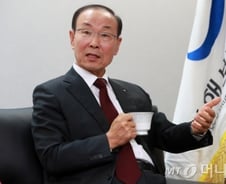 '미스터원'에서 '미스터보험'으로…김용덕 손보협회장 누구 