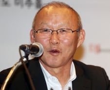 [단독]신한베트남銀, 박항서 감독 광고모델 추진