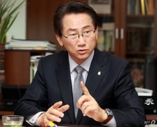 김영종 종로구청장 "전통 담아 사람 끄는 매력 키웠다"