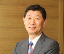 [단독]김홍국 회장, 하림식품 대표이사 물러나