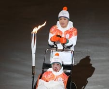 패럴림픽 그후-엄마·아빠는 아이를 돕지 않았다