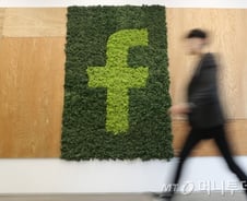 [MT리포트] 데이터스캔들·갑질제재…'동네북' 자초한 페북