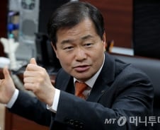 "보행자 중심 설비·문화로...교통사고 사망 절반 줄일것"