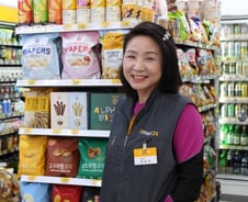 [MT리포트]20개월 '새내기' 이마트24 점주 "고객과 소통하세요"