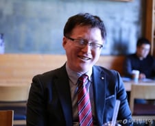 [기고]눈 뜬 장님들을 위한 점자명함