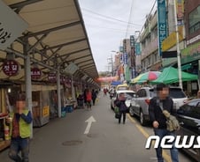 [르포]"생존권 위협" vs "어쩔수 없어"…'노점 철거' 위기 고덕시장 가보니
