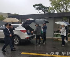 [단독]관세청, 조양호 회장 자택 '또다시 압수수색'
